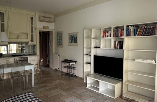Querceta Apartment | Spacious 4-bedroom apartment with WiFi, AC in Seravezza