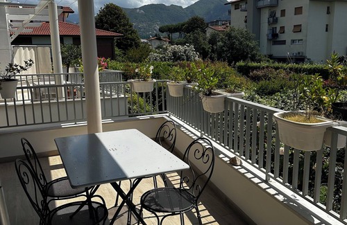Querceta Apartment | Spacious 4-bedroom apartment with WiFi, AC in Seravezza