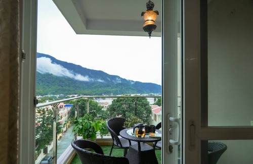 Rishikesh Apartment | Spacious 4-bedroom apartment in enjoyable Rishikesh with fitness room, WiFi