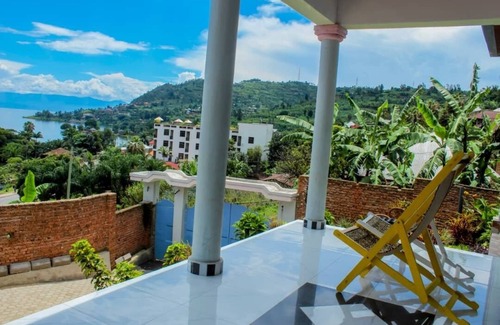 Gisenyi House | Spacious 4-bedroom apartment with AC and WiFi in enjoyable Gisenyi