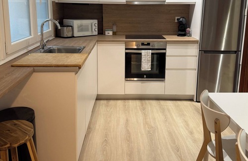 Basurtu Apartment | Spacious 4-Bedroom Apartment in Central Bilbao – Perfect for Families & Groups