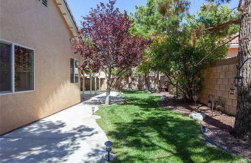 Lancaster House | Spacious 4-bedroom house with WiFi, fitness room in charming Lancaster.