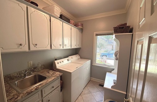 Aiken House | Spacious 4-Bedroom Home on the Golf Course in Gated Community