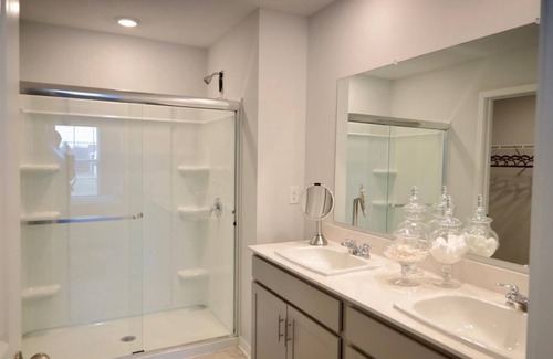 Summit Station House | Spacious 4-bedroom house in enjoyable Columbus with WiFi, AC