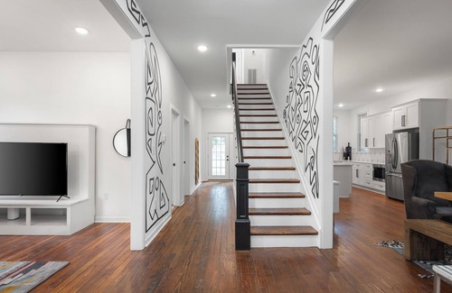 Mosby House | Spacious 4-bedroom house in charming Richmond with WiFi and AC