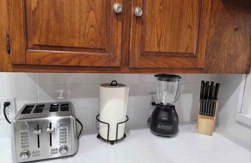 Downey House | Spacious 4-bedroom house in tranquil Downey with AC
