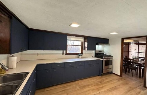Wayne House | Spacious 4-bedroom house in awesome Wayne with WiFi