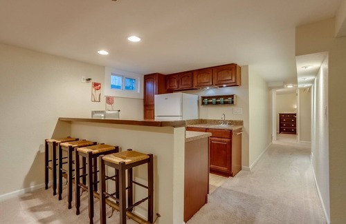 Broomfield House | Spacious 4-Bedroom Oasis with Eco-Friendly Touches - Close to CU Boulder!