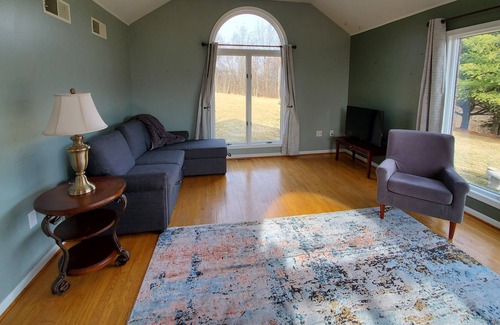 Sabillasville House | Spacious 4 BR on 10 acres near Gettysburg!