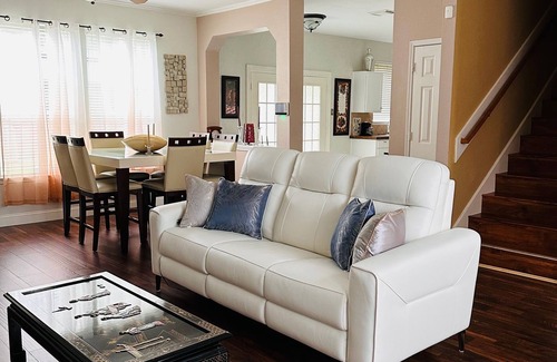 Tomball House | Spacious 4BR 2-Story North Houston Vacation Rental