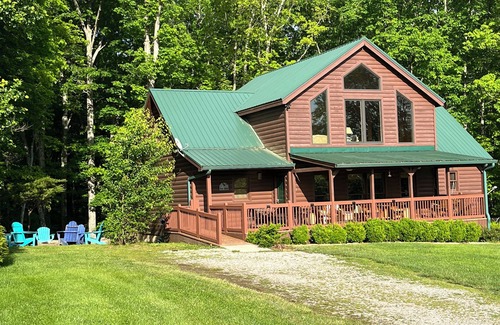 Spencer Cabin | Spacious 4BR/3BA Cabin w/Stunning Views – Near Fall Creek Falls!