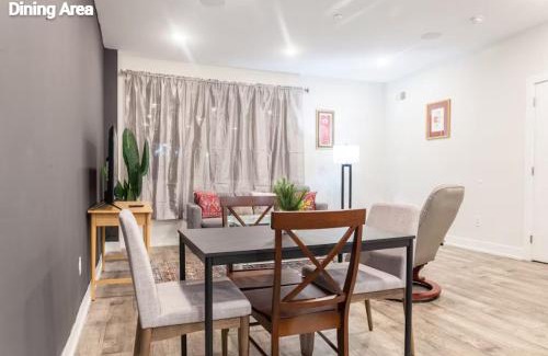 Kensington Apartment | Spacious 4br Home King Suite Game Room Ac