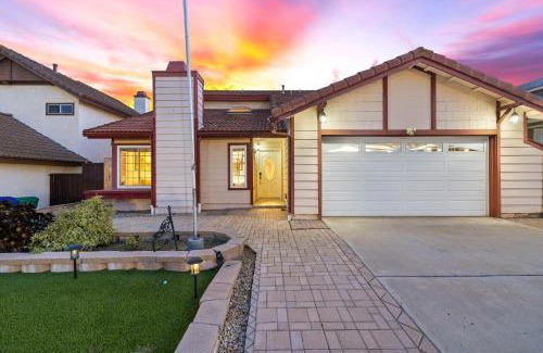 Bay Terraces Villa | Spacious 4BR Oasis with Pool Table and Spa