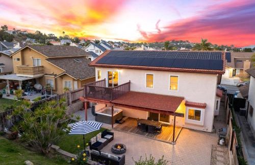 Bay Terraces Villa | Spacious 4BR Oasis with Pool Table and Spa