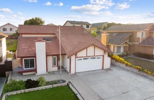 Bay Terraces Villa | Spacious 4BR Oasis with Pool Table and Spa