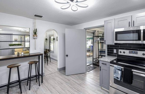 Azalea Park House | Spacious 4BR Orlando Home Flex Room + Pets OK