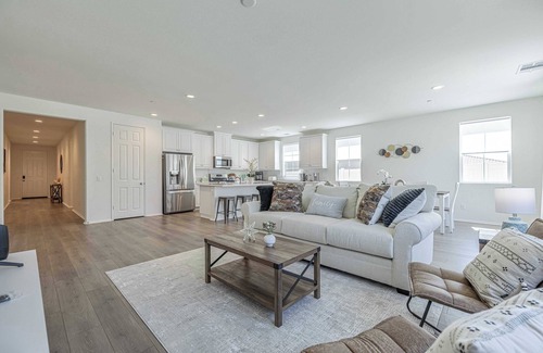 Lancaster House | Spacious 4BR Retreat w Secluded Backyard in Quiet Lancaster Neighborhood #41757