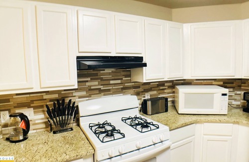 Round Rock House | Spacious 4BR with 6 Beds Sleeps 12. near I45 Round Rock