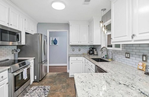 Huntcliff House | Spacious 4BR with Loft Bedroom