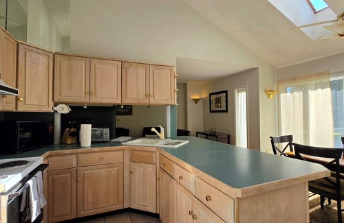 Fort Edward House | Spacious 5-Bed with Pool, Firepit, and BBQ - 20-min to Saratoga and Lake George