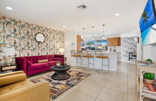 Imperial Point House | Spacious 5-bedroom house in serene Fort Lauderdale with WiFi and AC