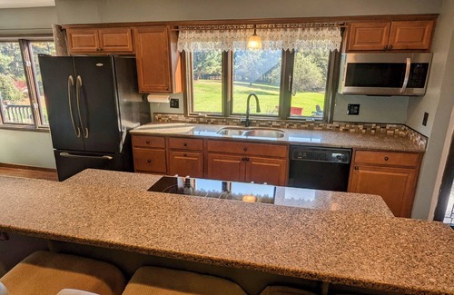 Howell House | Spacious 5-bedroom, 4 bath house on 10 acres in Charming Hartland