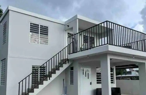 El Combate House | Spacious 5-bedroom beach house with Private Pool in charming Combate