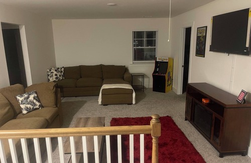 New Market House | Spacious 5-bedroom house in charming New Market with WiFi, AC