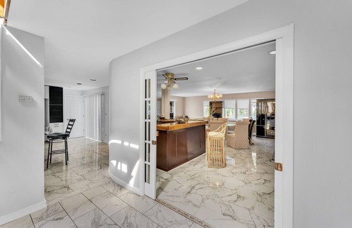 Bay Shore House | Spacious 5-bedroom house in charming Bay Shore with AC, WiFi