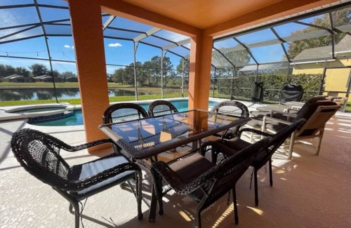 Silver Creek House | Spacious 5-Bedroom Holiday Home with Pool, Spa, Cinema Room & More – Your Dream Vacation Awaits!