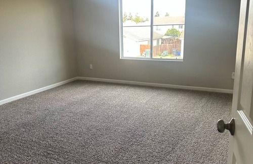 Patterson House | Spacious 5-bedroom house in welcoming Patterson with WiFi, AC