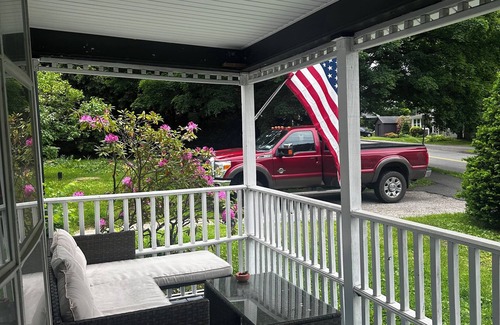 Lee House | Spacious 5-bedroom house in charming Lee with WiFi