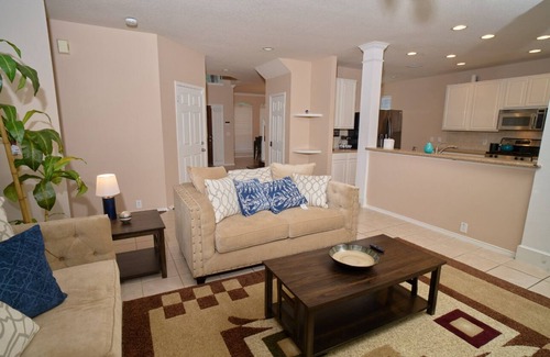 Louetta House | Spacious 5-bedroom Oasis House With Heated Pool/Spa