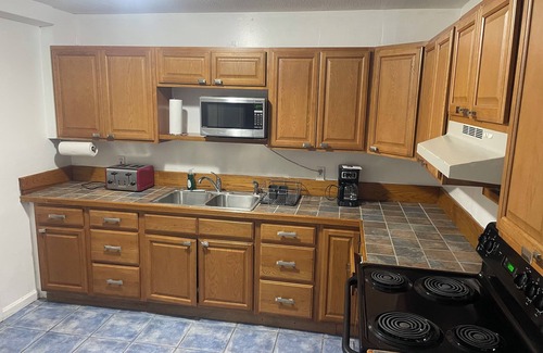 Sandalwood House | Spacious 5-bedroom house in amazing Jacksonville with AC, WiFi