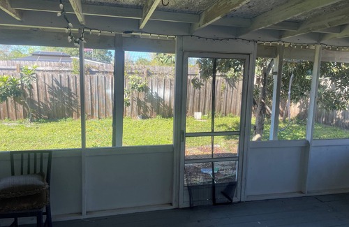 Sandalwood House | Spacious 5-bedroom house in amazing Jacksonville with AC, WiFi