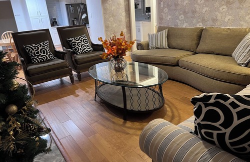 Overlook House | Spacious 5-bedroom house with AC and WiFi in charming Walnut Creek