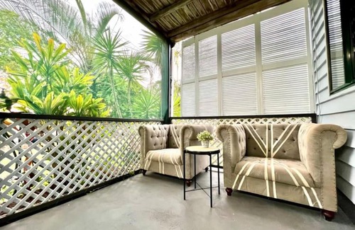 Bundaberg North House | Spacious 5 BR Family Home with free WIFI & AC pet friendly