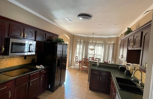 Cordova House | Spacious 5 BR- Plus open room with beds, Retreat in Cordova