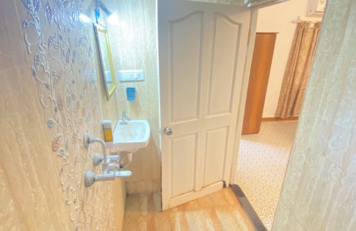 Morjim House | Spacious 6-bedroom beach house in Morjim beach with WiFi, AC, & kitchen sea view