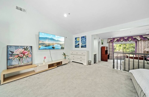 Monterey Park House | Spacious 6-bedroom house with HUGE swimming pool
