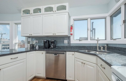 Duck House | Spacious 6-Bedroom Semi-Oceanfront House with Private Pool in Duck, NC