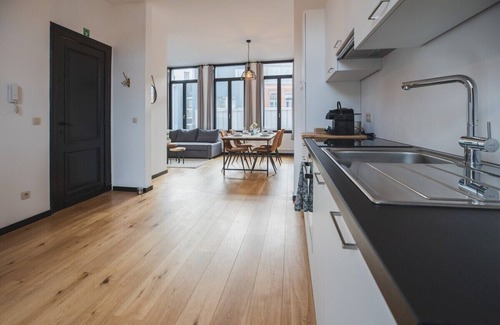 Harmonie Apartment | Spacious 6-Guest Antwerp Duplex + Free parking