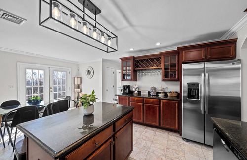 Bloomingburg House | Spacious 6BR Villa - Serene Scenic Mountain Escapenn