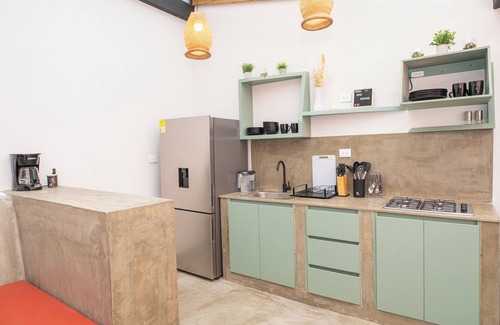 La Florida House | Spacious 7-bedroom house with AC and WiFi in fantastic Medellín
