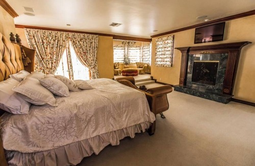 Laguna Hills Other | Spacious 7-bedroom castle in beautiful Laguna Hills