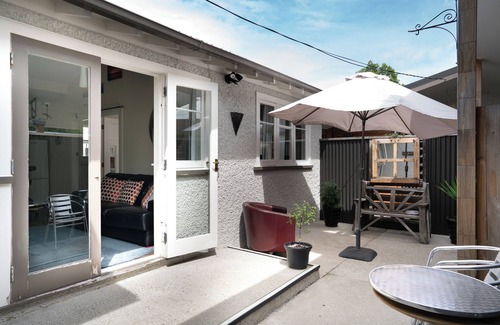 Palmerston North House | Spacious Accommodation Ideal for Contractors, Remote Workers, or Group Travel.