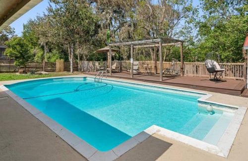 Brandon House | Spacious & Amazing Home w/Big Pool and Patio