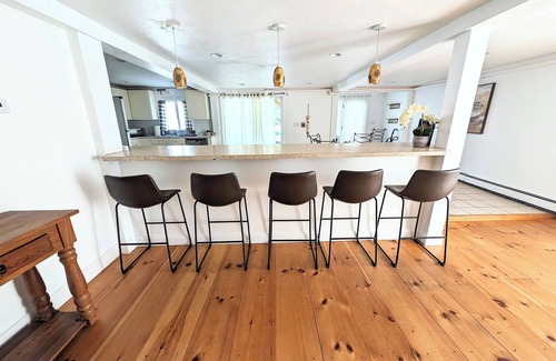 West Wareham Apartment | ⭐ Spacious and Bright , Very Close to Beach! ⭐