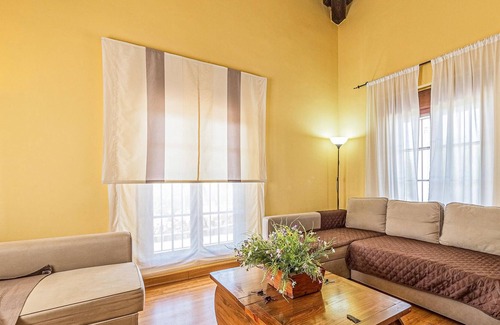 La Carlota House | Spacious and comfortable cottage in the village of La Carlota.