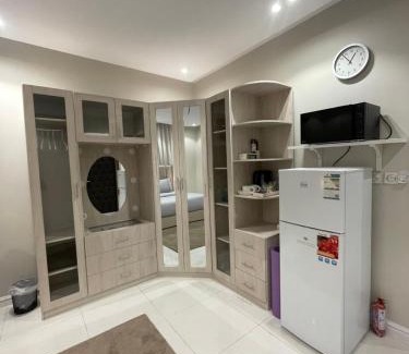 Al Kura Apartment | Spacious and comfortable studio - Stay Easy Obhur